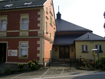 Eingang zur Kirche